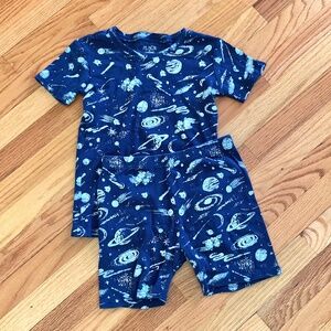 Boys size 10-12 Children’s Place glow-in-the-dark space/planets pajama set